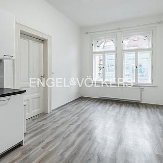 Pronájem bytu 3+kk 70 m&sup2; Praha