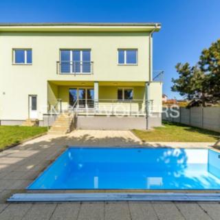 Prodej rodinného domu 339 m² Praha