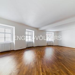 Pronájem bytu 4+1 170 m² Praha