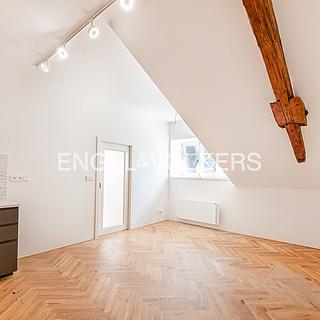 Pronájem bytu 2+kk 55 m² Praha
