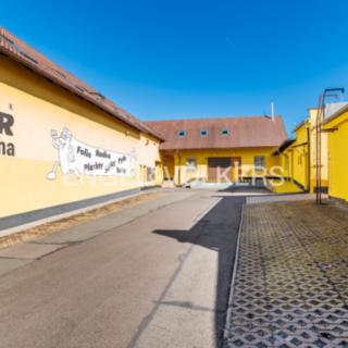 Pronájem skladu 976 m² Praha
