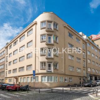 Pronájem kanceláře 165 m² Praha