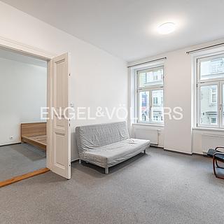 Pronájem bytu 2+1 63 m² Praha
