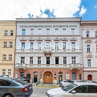 Pronájem kanceláře 178 m&sup2; Praha