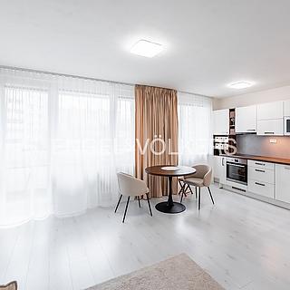 Pronájem bytu 3+kk 73 m&sup2; Praha