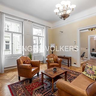 Pronájem bytu 4+1 135 m² Praha