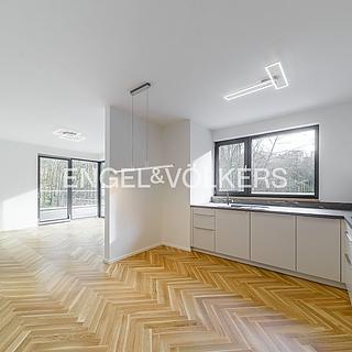Pronájem bytu 3+kk 95 m&sup2; Praha