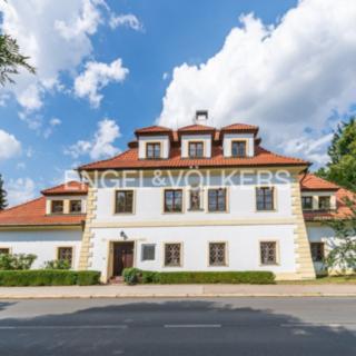 Pronájem kanceláře 531 m² Praha