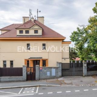 Pronájem kanceláře 80 m² Praha