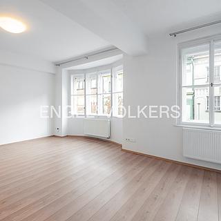 Pronájem bytu 2+kk 65 m&sup2; Praha