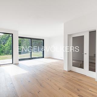 Pronájem rodinného domu 194 m² Praha