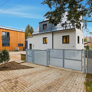 Prodej bytu 3+kk 88 m² Praha Uhříněves, Za Nadýmačem