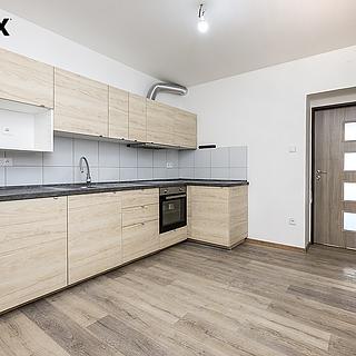 Pronájem bytu 2+1 60 m² Strakonice II, Komenského