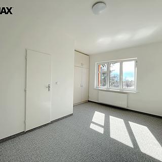 Pronájem pokoje 30 m² Lety