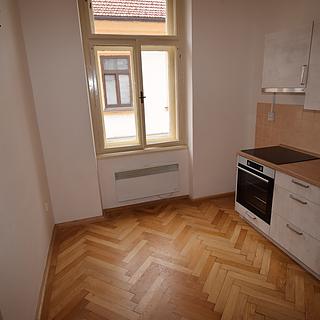 Pronájem bytu 1+1 31 m² Písek Vnitřní Město, Chelčického