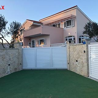 Prodej vily, 244m&sup2;