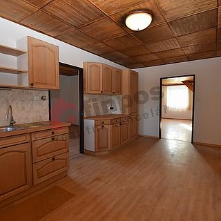 Pronájem bytu 2+1 90 m&sup2; Kunice