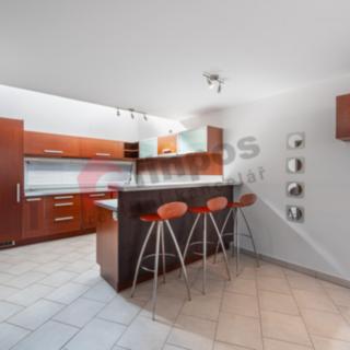 Pronájem rodinného domu 105 m² Praha