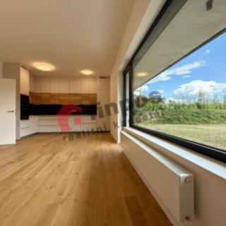 Pronájem bytu 2+kk 67 m² Praha