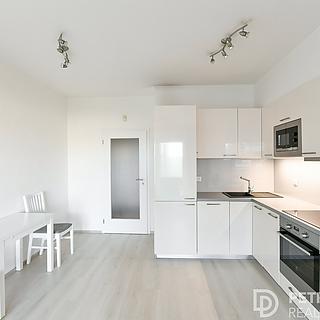 Prodej bytu 1+kk, garsoniery 32 m² Praha