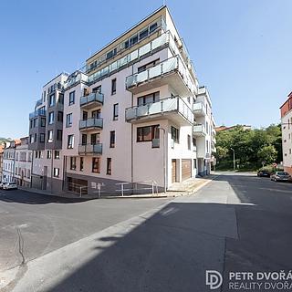 Prodej bytu 1+kk a garsoniéry 30 m² Praha Košíře, Musílkova