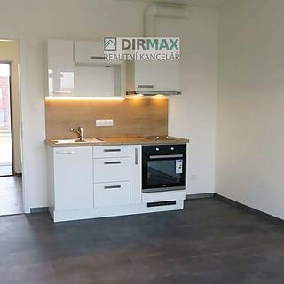 Pronájem bytu 1+kk a garsoniéry 33 m² Plzeň Východní Předměstí, Radyňská