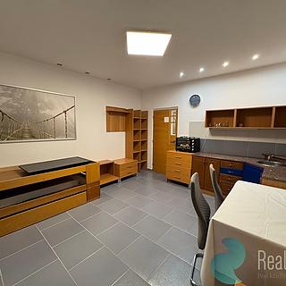 Pronájem bytu 1+kk, garsoniery 20 m² Zvěrotice