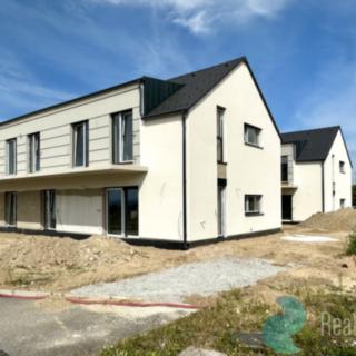 Prodej bytu 4+kk 99 m² Vráto
