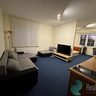 Pronájem bytu 1+kk, garsoniery 39 m² Zvěrotice