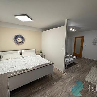 Pronájem bytu 2+kk 50 m² Zvěrotice