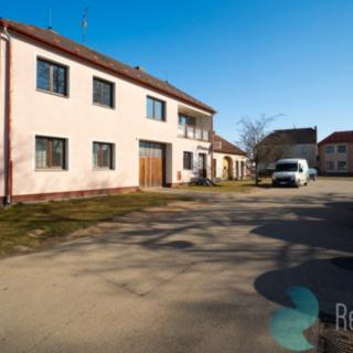 Prodej zemědělské usedlosti 220 m² Hrdějovice, Na Návsi