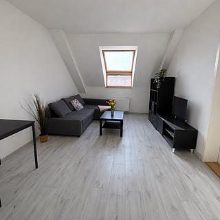 Pronájem bytu 2+kk 44 m² Praha Bubeneč, Lotyšská