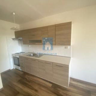 Pronájem bytu 3+1 85 m² Praha Písnice, Ke kurtům