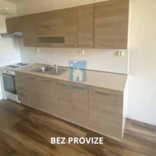 Pronájem bytu 3+1 85 m² Praha Písnice, Ke kurtům