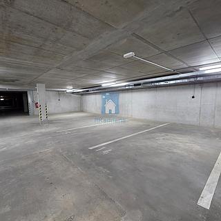 Pronájem parkovacího místa 15 m&sup2; Plzeň