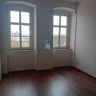 Pronájem kanceláře 18 m² Plzeň Vnitřní Město, sady 5. května