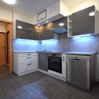 Pronájem bytu 2+1 56 m² Plzeň, Zábělská