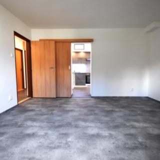 Pronájem bytu 2+1 56 m² Plzeň, Zábělská