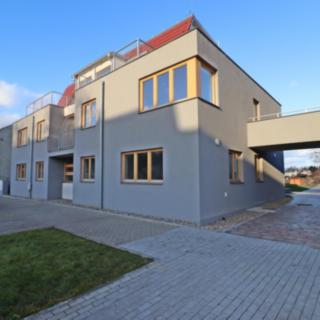 Pronájem bytu 1+kk a garsoniéry Brozany nad Ohří, Palackého náměstí