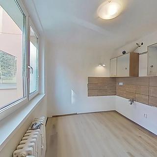 Pronájem bytu 1+1 32 m² Jihlava, Březinova