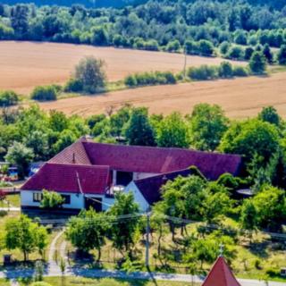 Pronájem stavební parcely 173 500 m² Kramolín