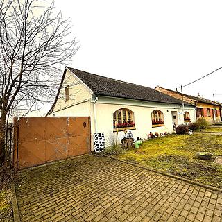 Prodej rodinného domu 250 m² Hevlín