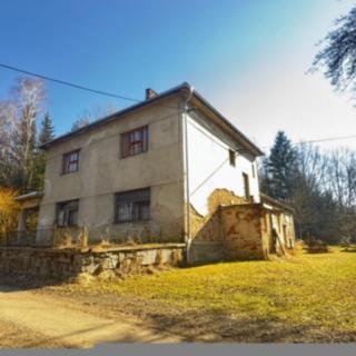Prodej rodinného domu 300 m² České Velenice