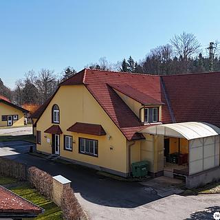 Prodej ostatního komerčního prostoru 3 000 m² Hamr