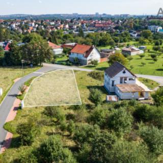Prodej stavební parcely 931 m² Praha Suchdol, Bažantní