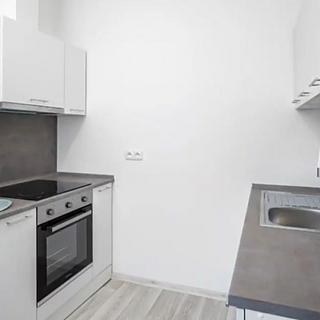 Pronájem bytu 4+kk 72 m² Benešov, Masarykovo náměstí