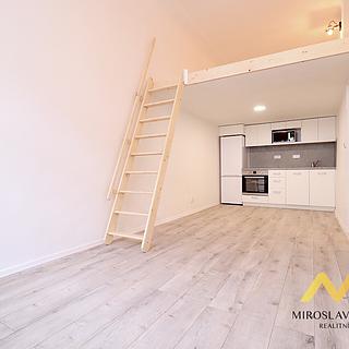 Pronájem bytu 2+kk 36 m&sup2; Hradec Králové