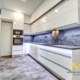 Pronájem bytu 2+kk 47 m² Hradec Králové Slezské Předměstí, třída SNP