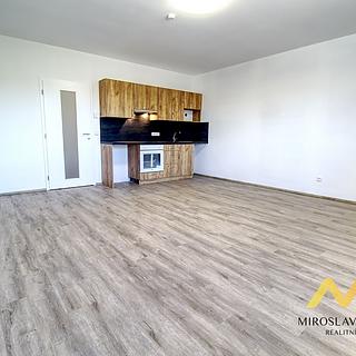 Pronájem bytu 1+kk, garsoniery 40 m² Smiřice