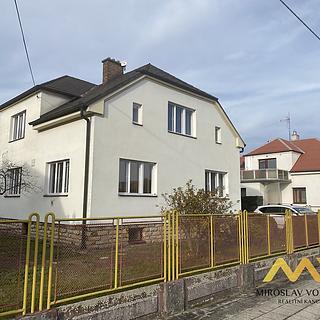 Pronájem rodinného domu 150 m² Hradec Králové